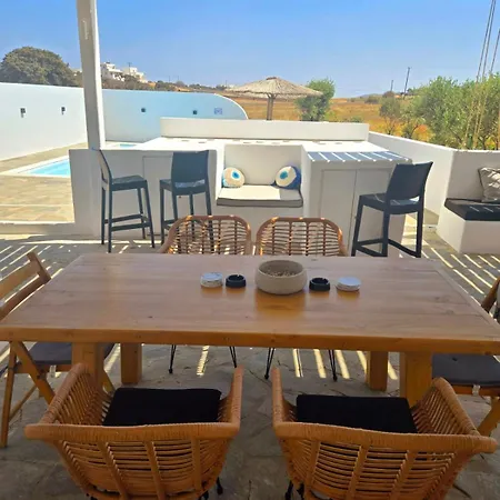 Magia's Villa Naoussa